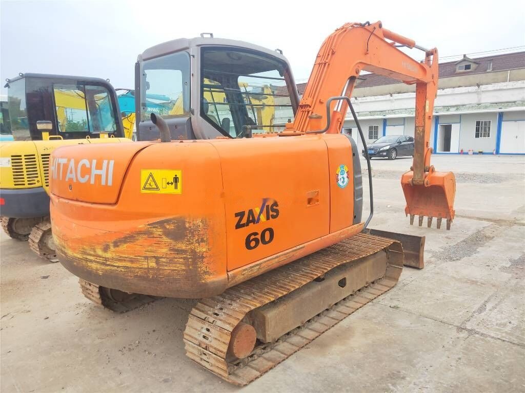 Hitachi ZX60 - حفارة مُصَّغرة: صورة 3 Hitachi ZX60 - حفارة مُصَّغرة: صورة 3