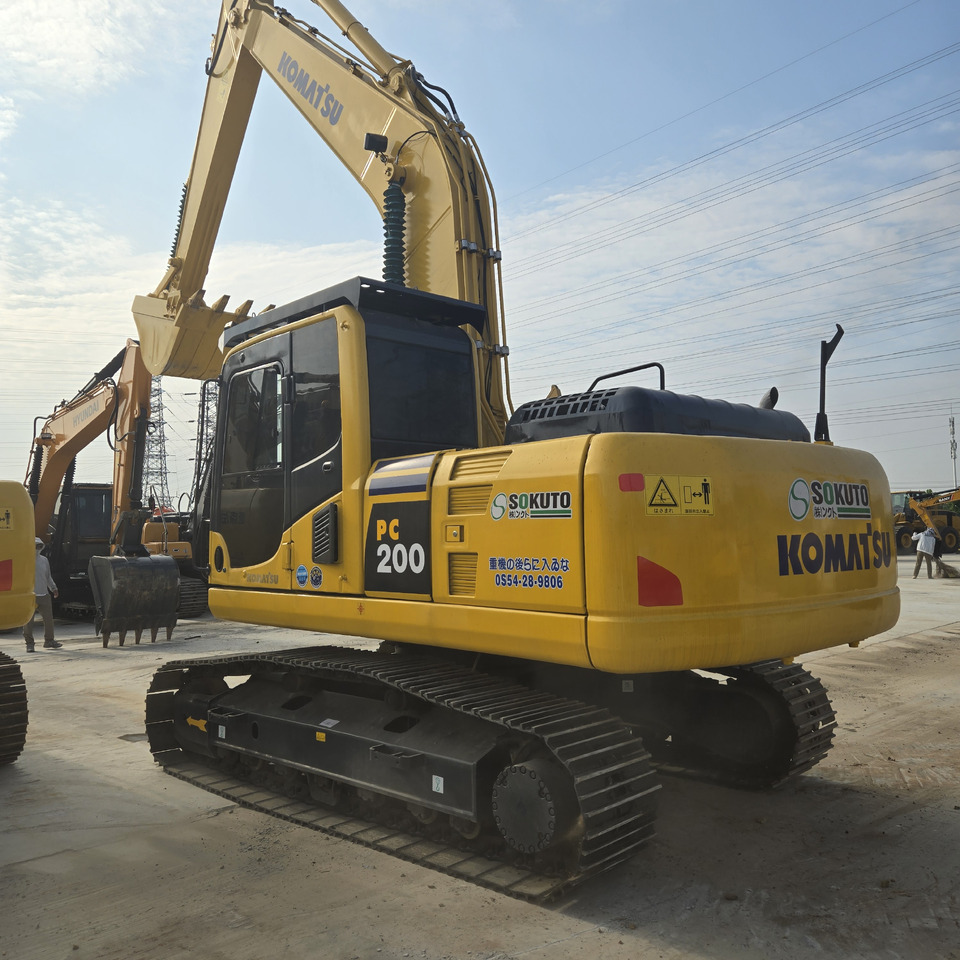 KOMATSU PC200-8 - حفارة: صورة 2 KOMATSU PC200-8 - حفارة: صورة 2