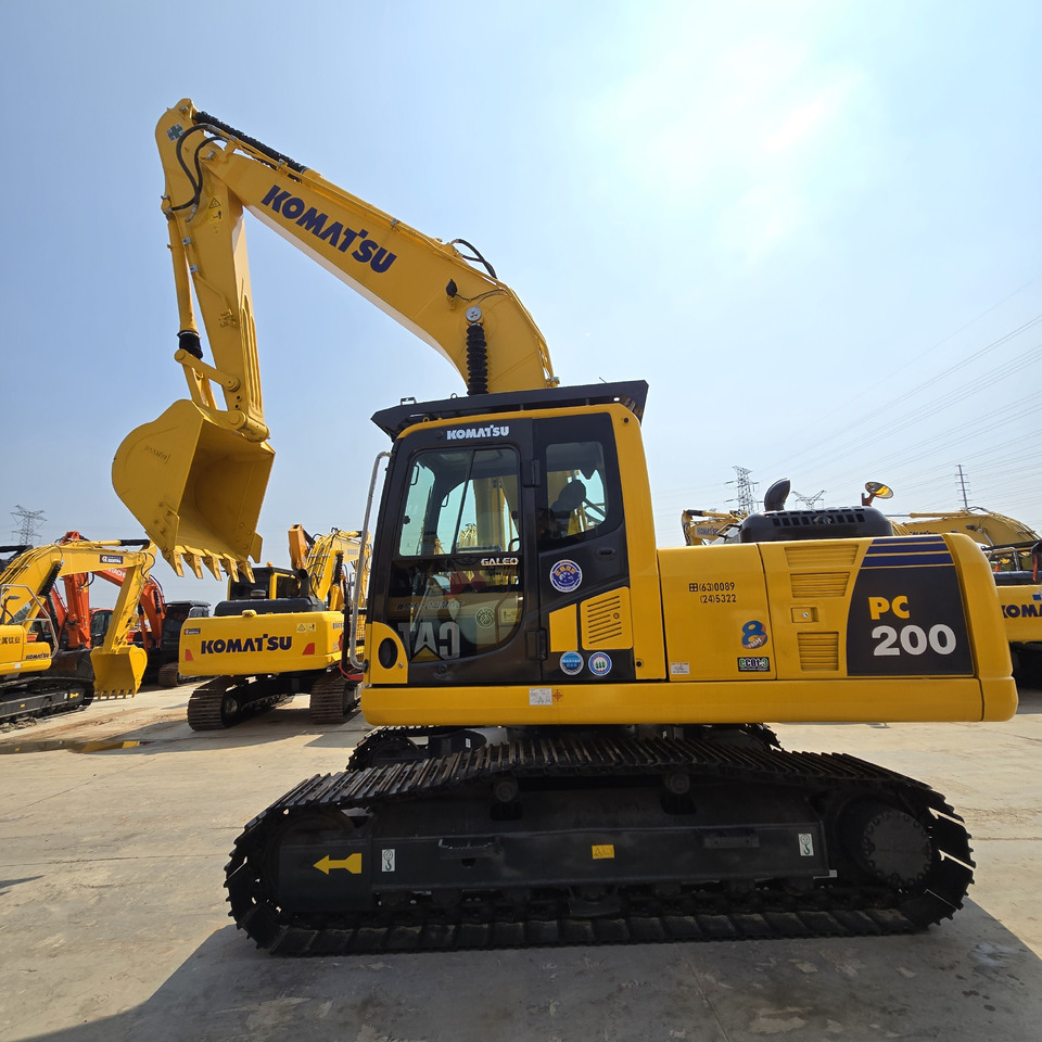 KOMATSU PC200-8 - حفارة: صورة 3 KOMATSU PC200-8 - حفارة: صورة 3