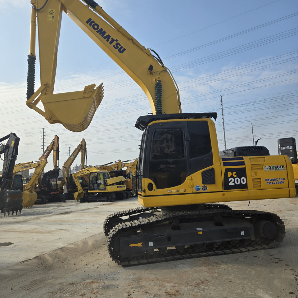 KOMATSU PC200-8 - حفارة: صورة 1 KOMATSU PC200-8 - حفارة: صورة 1