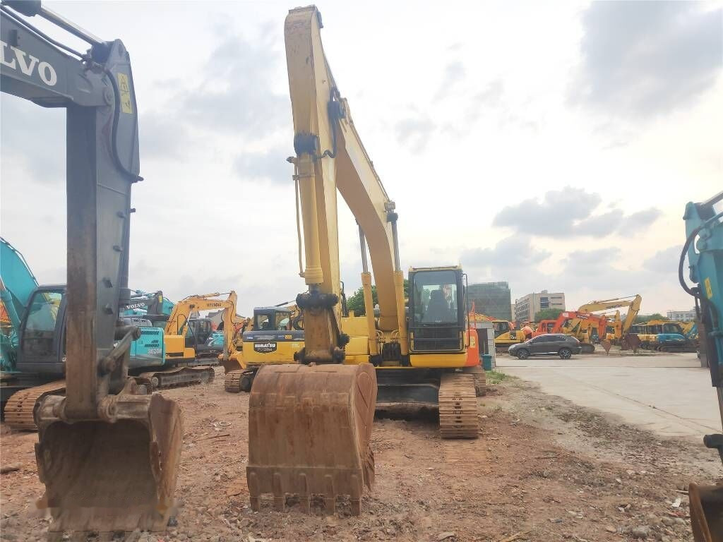 Komatsu PC210-8 - حفار زحاف: صورة 5 Komatsu PC210-8 - حفار زحاف: صورة 5