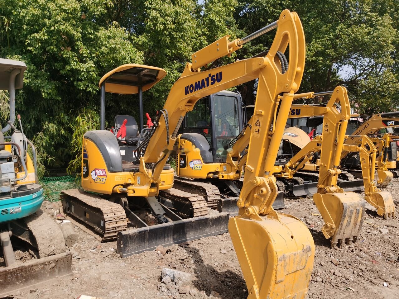 Komatsu PC35MR - حفار زحاف: صورة 2 Komatsu PC35MR - حفار زحاف: صورة 2