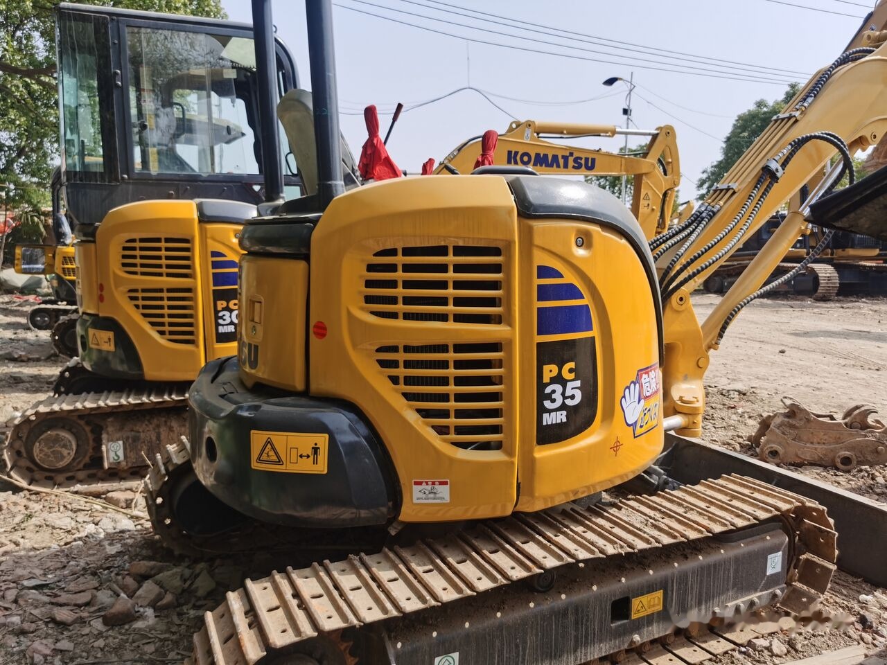 Komatsu PC35MR - حفار زحاف: صورة 1 Komatsu PC35MR - حفار زحاف: صورة 1