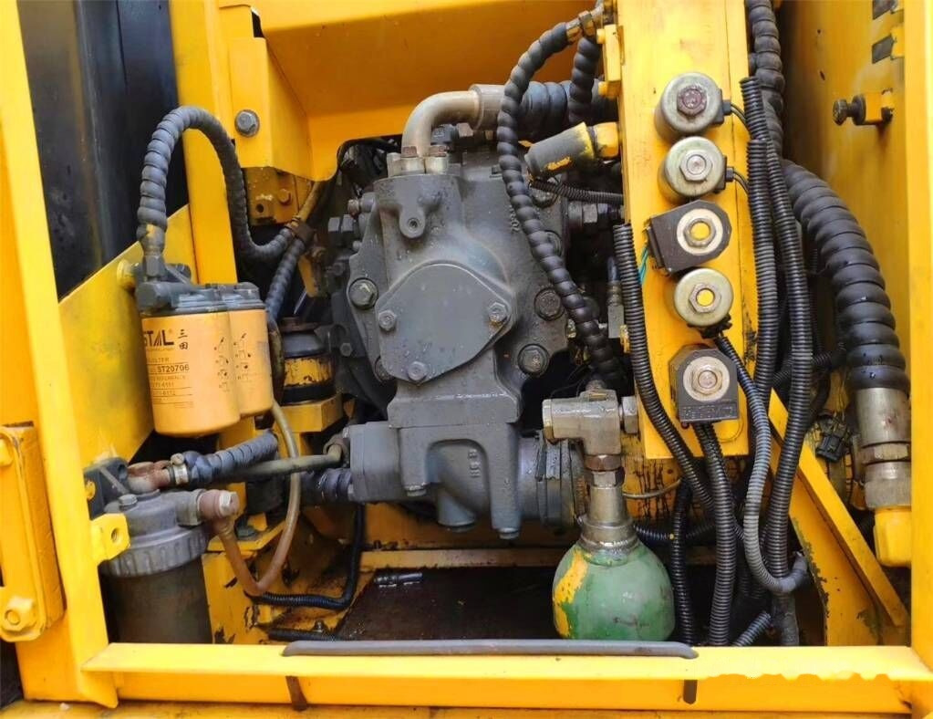 Komatsu PW150 - حفارة دولاب: صورة 5 Komatsu PW150 - حفارة دولاب: صورة 5