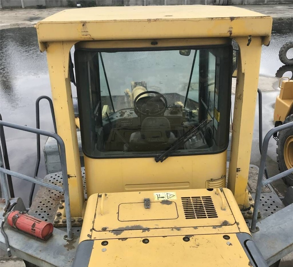 Komatsu WA500 - اللودر بعجل: صورة 4 Komatsu WA500 - اللودر بعجل: صورة 4