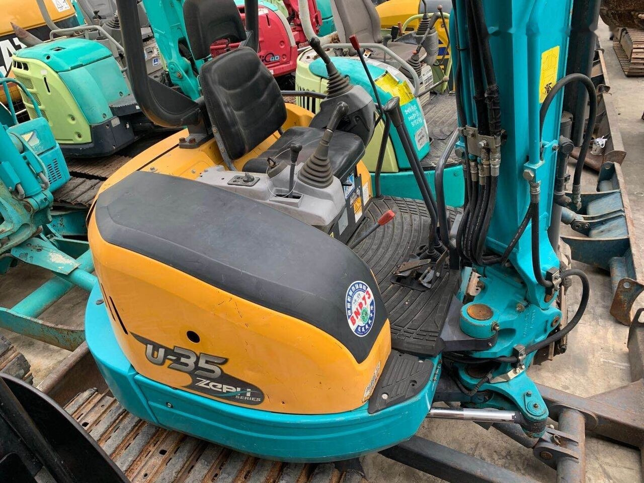 Kubota U35 - حفارة مُصَّغرة: صورة 2 Kubota U35 - حفارة مُصَّغرة: صورة 2