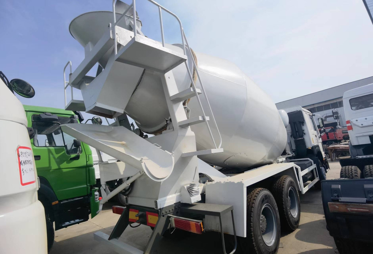 Sinotruk HOWO 371 6*4 Concrete mixer truck - شاحنة خلاطة خرسانة: صورة 3 Sinotruk HOWO 371 6*4 Concrete mixer truck - شاحنة خلاطة خرسانة: صورة 3