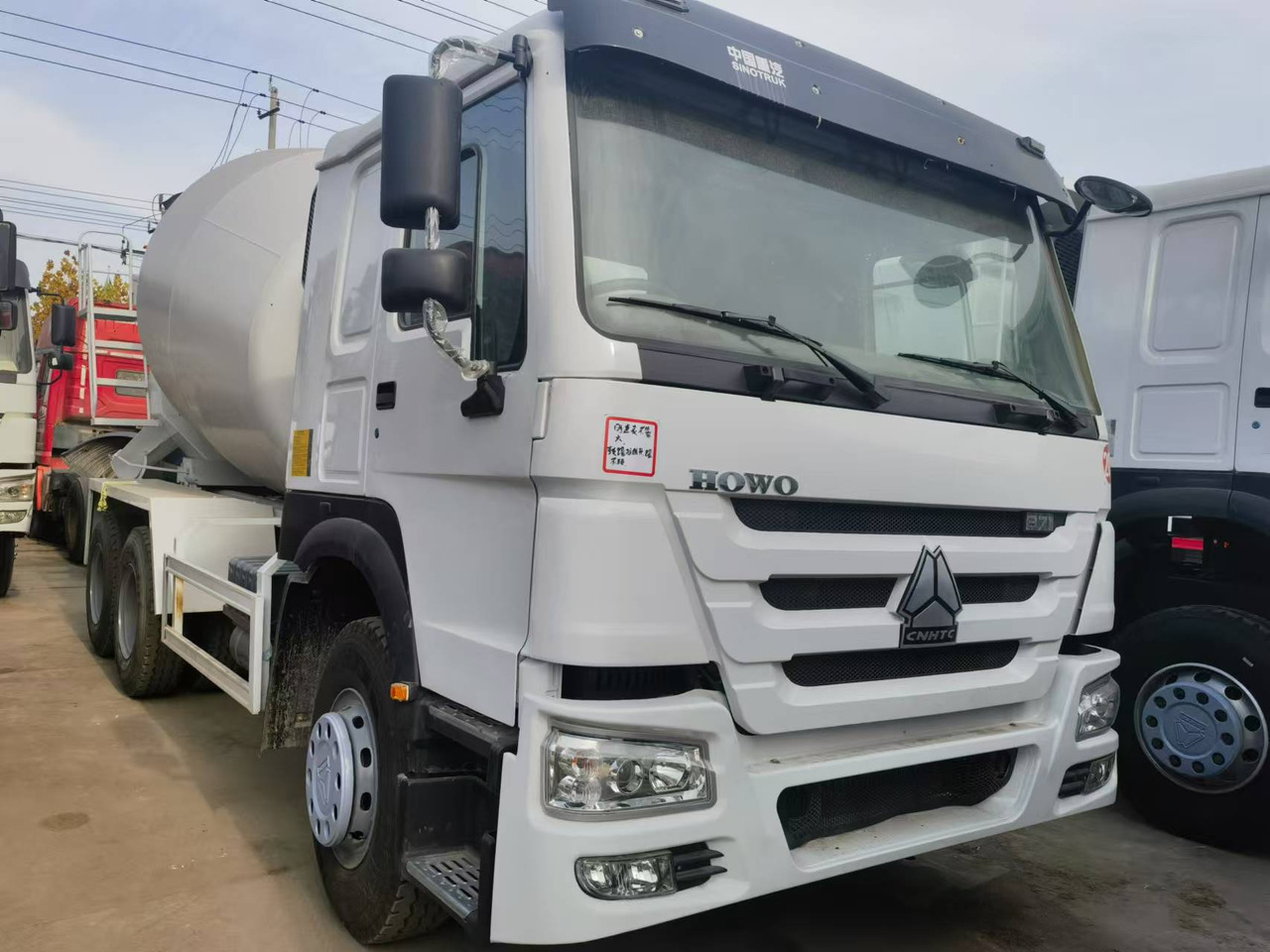 Sinotruk HOWO 371 Concrete mixer truck - شاحنة خلاطة خرسانة: صورة 1 Sinotruk HOWO 371 Concrete mixer truck - شاحنة خلاطة خرسانة: صورة 1
