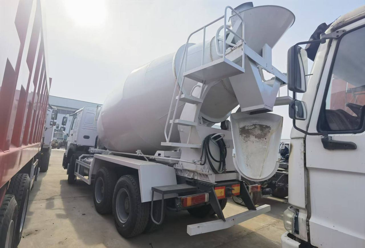 Sinotruk HOWO 371 Concrete mixer truck - شاحنة خلاطة خرسانة: صورة 2 Sinotruk HOWO 371 Concrete mixer truck - شاحنة خلاطة خرسانة: صورة 2