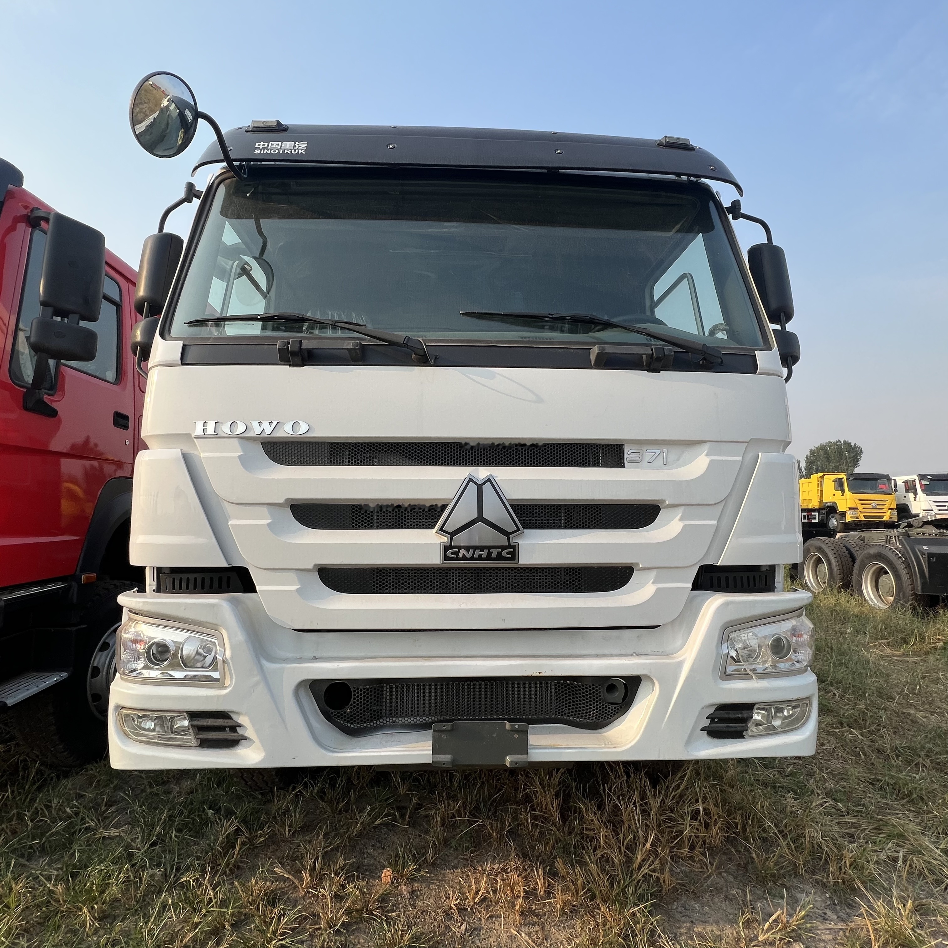 Sinotruk HOWO 371 Tractor - وحدة جر: صورة 1 Sinotruk HOWO 371 Tractor - وحدة جر: صورة 1