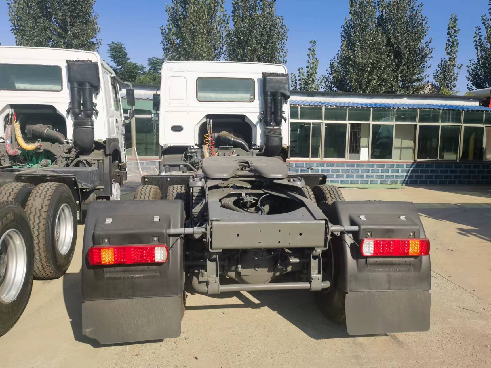 Sinotruk HOWO 371 Tractor - وحدة جر: صورة 2 Sinotruk HOWO 371 Tractor - وحدة جر: صورة 2
