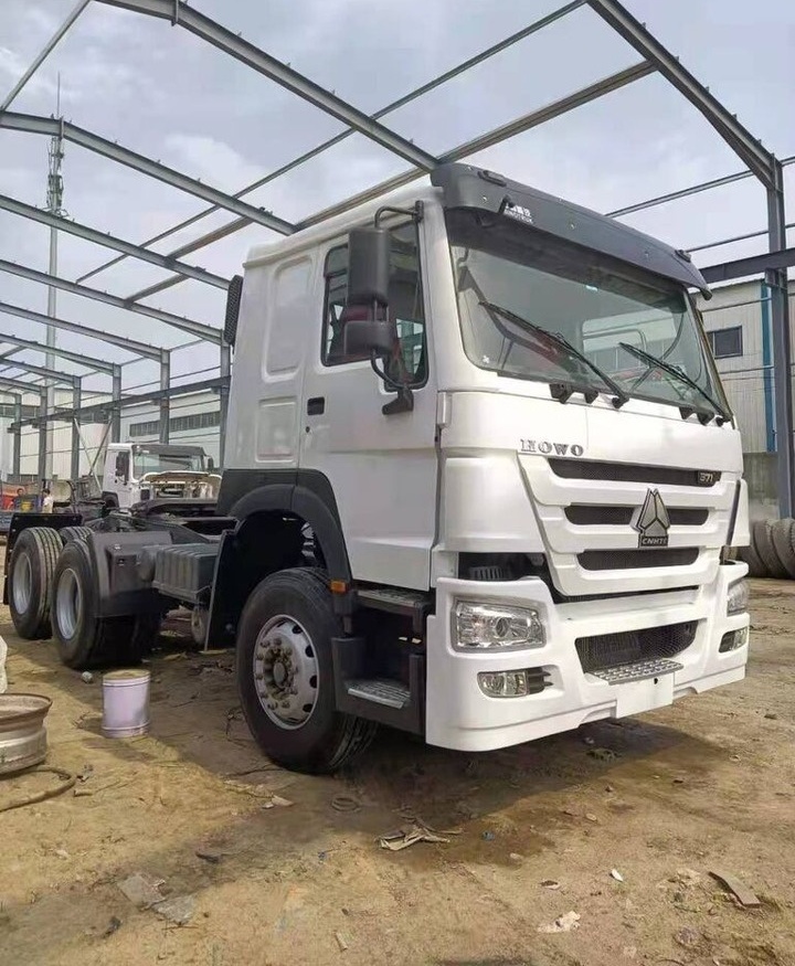 Sinotruk HOWO 371 Tractor - وحدة جر: صورة 1 Sinotruk HOWO 371 Tractor - وحدة جر: صورة 1