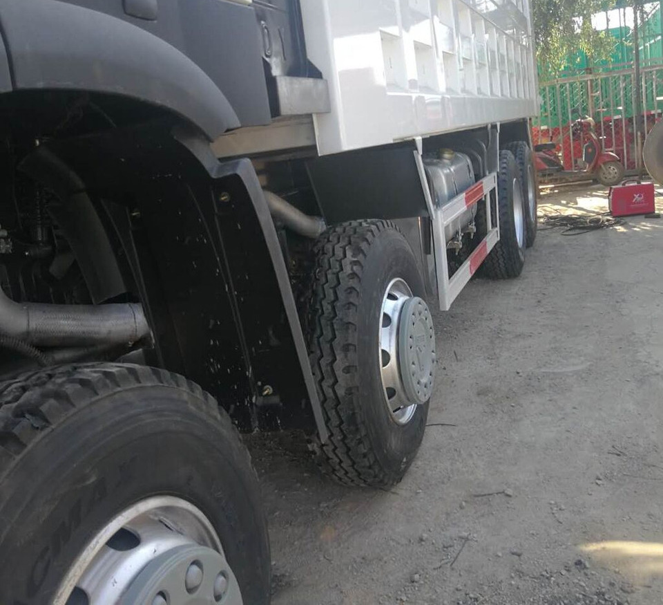 Sinotruk HOWO 375 8*4 Dump truck - شاحنة قلاب: صورة 5 Sinotruk HOWO 375 8*4 Dump truck - شاحنة قلاب: صورة 5