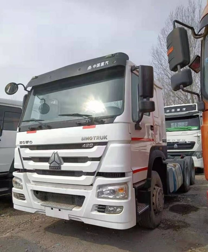 Sinotruk HOWO 420 Tractor - وحدة جر: صورة 1 Sinotruk HOWO 420 Tractor - وحدة جر: صورة 1