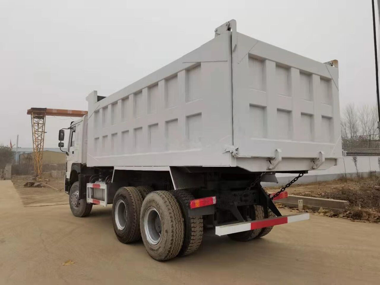 Sinotruk HOWO 6*4 Dump truck - شاحنة قلاب: صورة 3 Sinotruk HOWO 6*4 Dump truck - شاحنة قلاب: صورة 3
