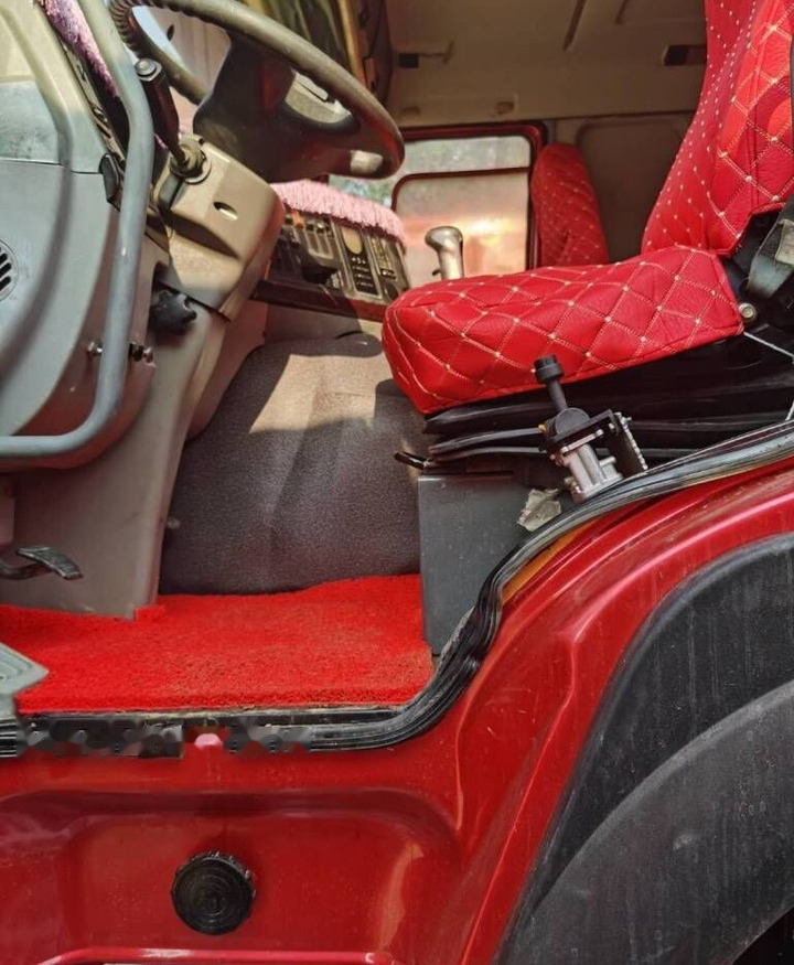 Sinotruk HOWO 6*4 Dump truck - شاحنة قلاب: صورة 5 Sinotruk HOWO 6*4 Dump truck - شاحنة قلاب: صورة 5