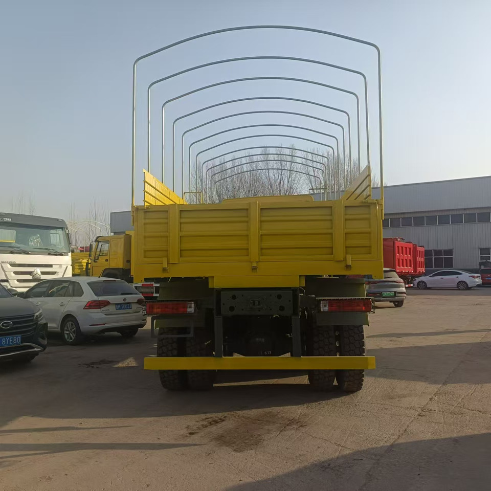 Sinotruk HOWO 6*4 Troop Carrier - شاحنات مسطحة: صورة 5 Sinotruk HOWO 6*4 Troop Carrier - شاحنات مسطحة: صورة 5