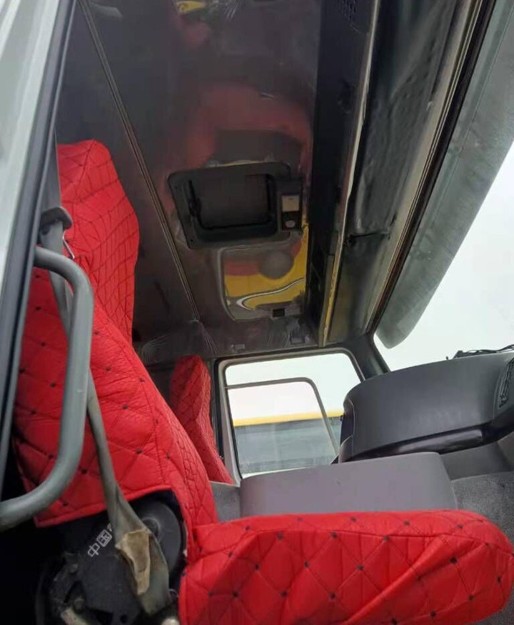 Sinotruk HOWO 6*4 - شاحنات مسطحة: صورة 5 Sinotruk HOWO 6*4 - شاحنات مسطحة: صورة 5
