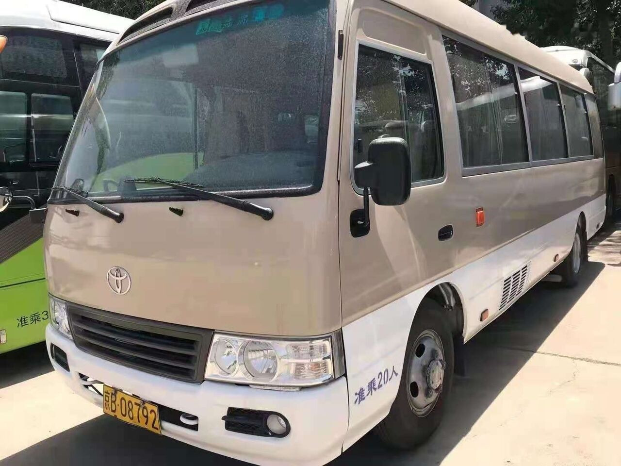 Toyota Coaster - حافلة سوبربان: صورة 1 Toyota Coaster - حافلة سوبربان: صورة 1