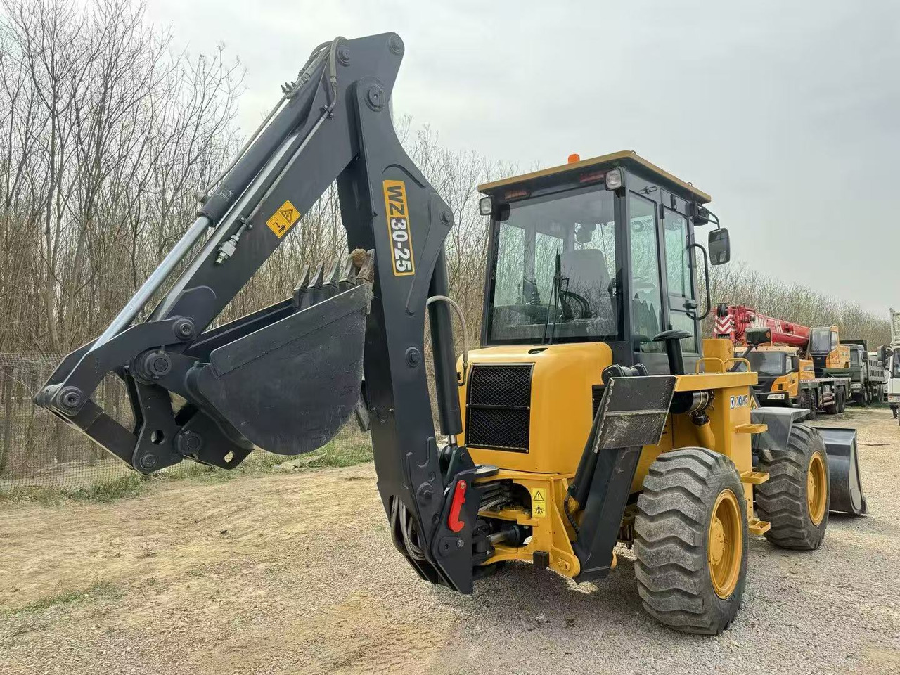 XCMG 30-25 - جرافة حفار: صورة 1 XCMG 30-25 - جرافة حفار: صورة 1