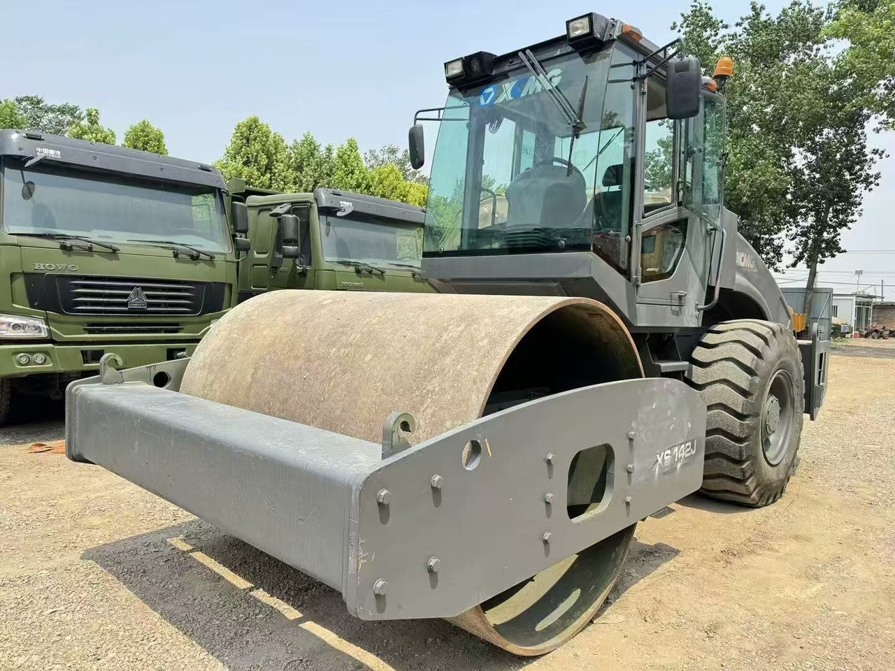 XCMG XS142J - مدحلة اسفلت: صورة 1 XCMG XS142J - مدحلة اسفلت: صورة 1