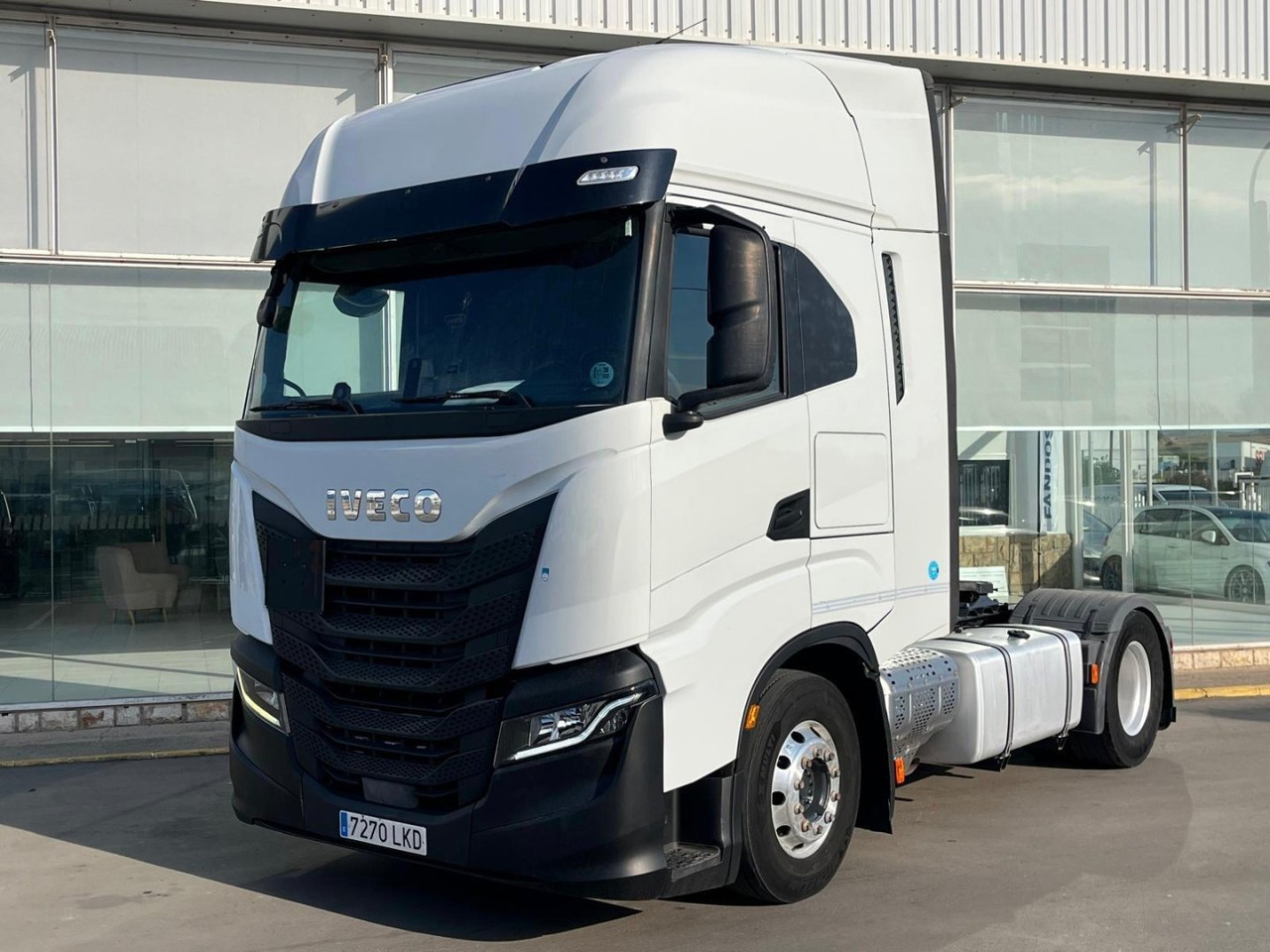Cabeza Tractora IVECO 460 AUTOMATICO CON INTARDER - وحدة جر: صورة 1 Cabeza Tractora IVECO 460 AUTOMATICO CON INTARDER - وحدة جر: صورة 1