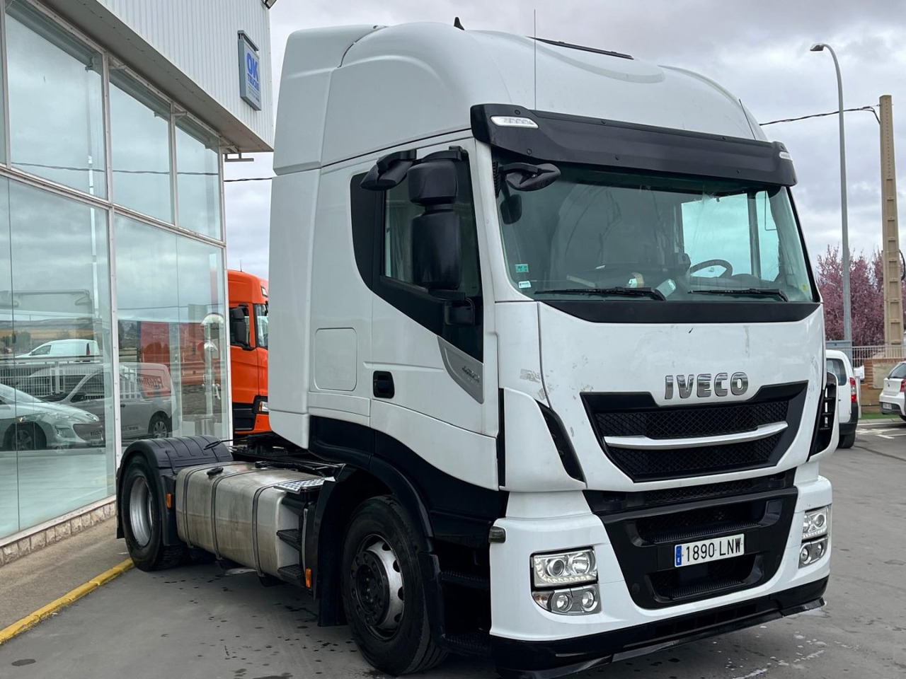 Cabeza Tractora IVECO 480 AUTOMATICO CON INTARDER - وحدة جر: صورة 3 Cabeza Tractora IVECO 480 AUTOMATICO CON INTARDER - وحدة جر: صورة 3