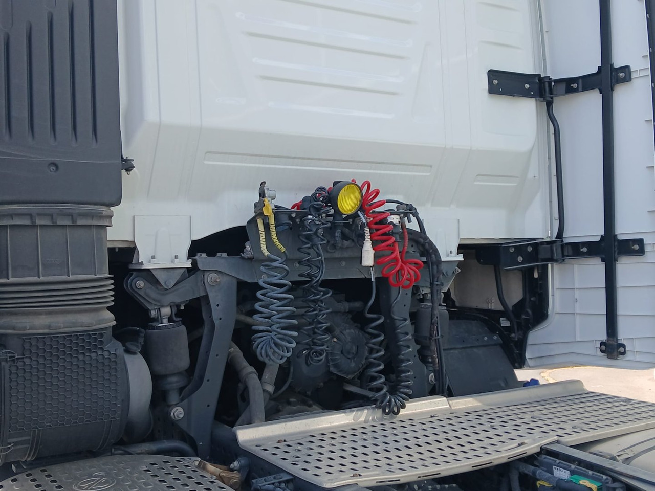 Cabeza Tractora IVECO 480 AUTOMATICO CON INTARDER - وحدة جر: صورة 5 Cabeza Tractora IVECO 480 AUTOMATICO CON INTARDER - وحدة جر: صورة 5
