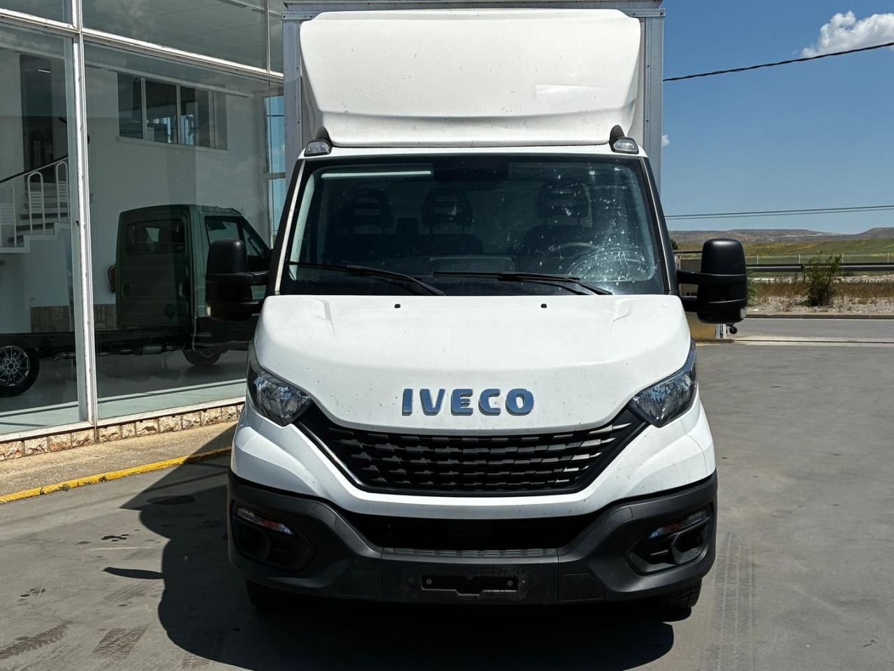 Caja cerrada IVECO 35C16 20m3 - شاحنة مغلقة الصندوق: صورة 2 Caja cerrada IVECO 35C16 20m3 - شاحنة مغلقة الصندوق: صورة 2
