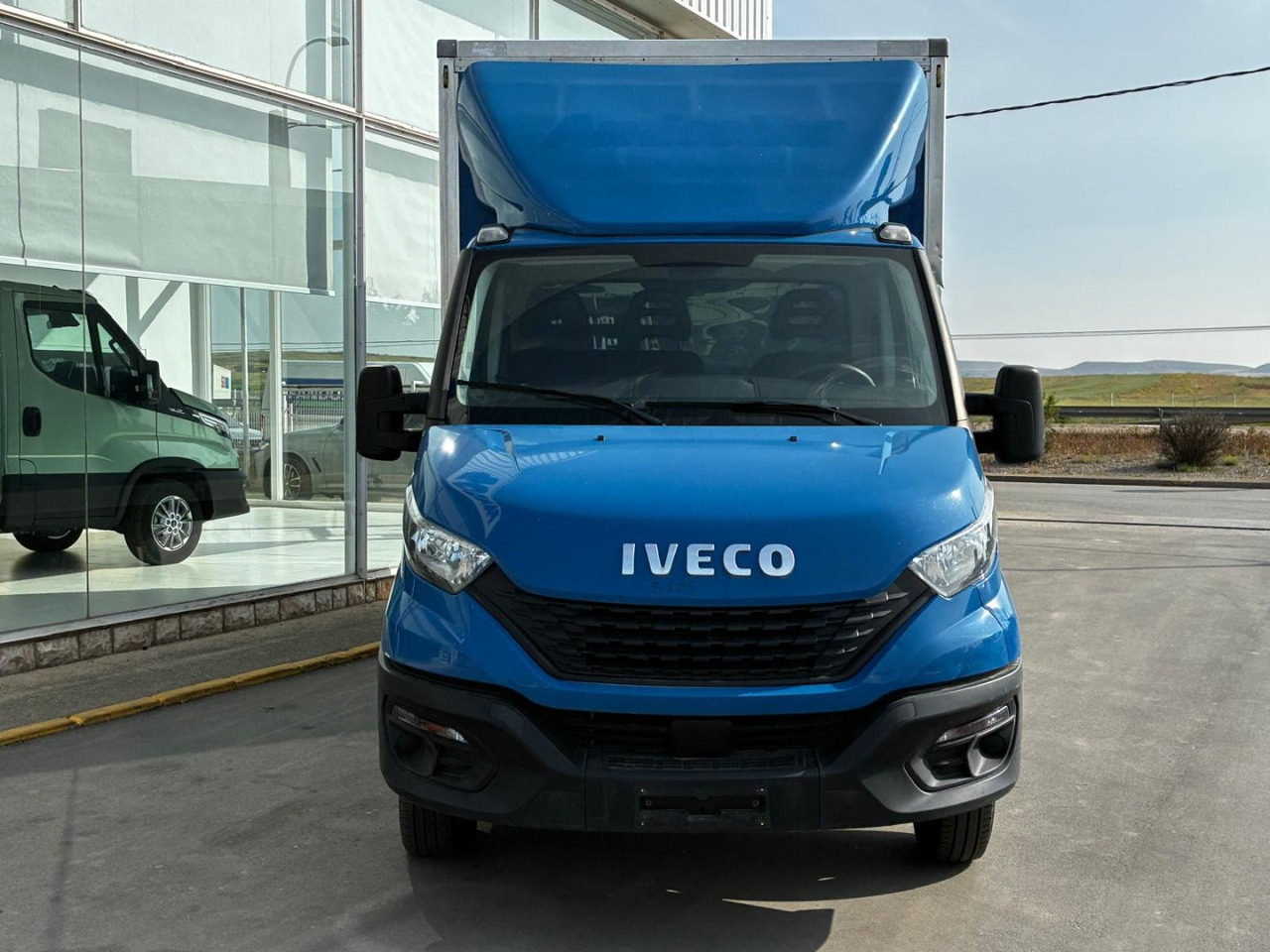 Caja cerrada IVECO 35C16 20m3 - شاحنة مغلقة الصندوق: صورة 2 Caja cerrada IVECO 35C16 20m3 - شاحنة مغلقة الصندوق: صورة 2