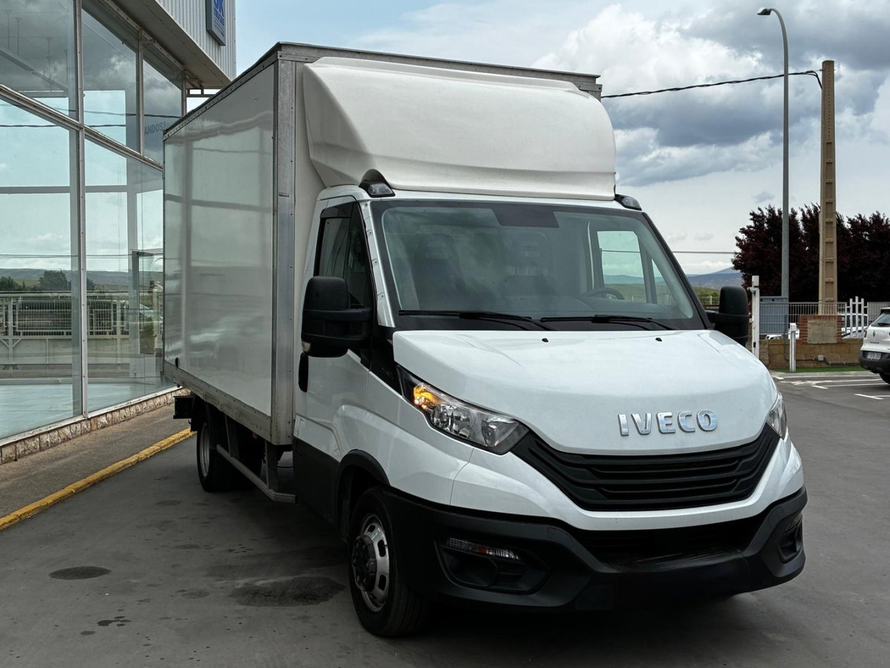 Caja cerrada IVECO 35C16 3.0 20m3 - شاحنة مغلقة الصندوق: صورة 3 Caja cerrada IVECO 35C16 3.0 20m3 - شاحنة مغلقة الصندوق: صورة 3