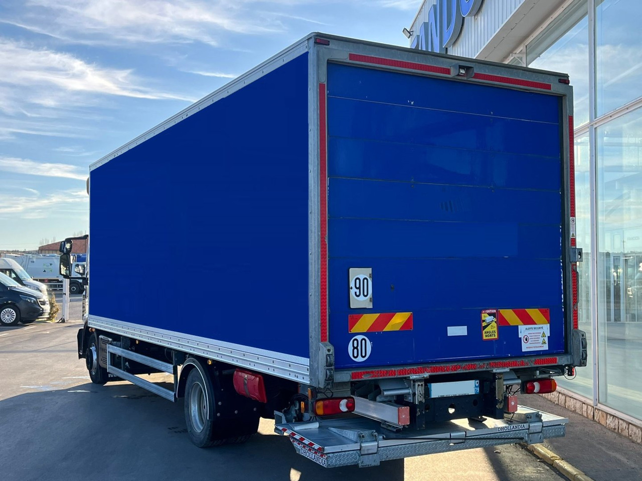 Caja cerrada IVECO Eurocargo ML 120 E22 - شاحنة مقفلة: صورة 2 Caja cerrada IVECO Eurocargo ML 120 E22 - شاحنة مقفلة: صورة 2