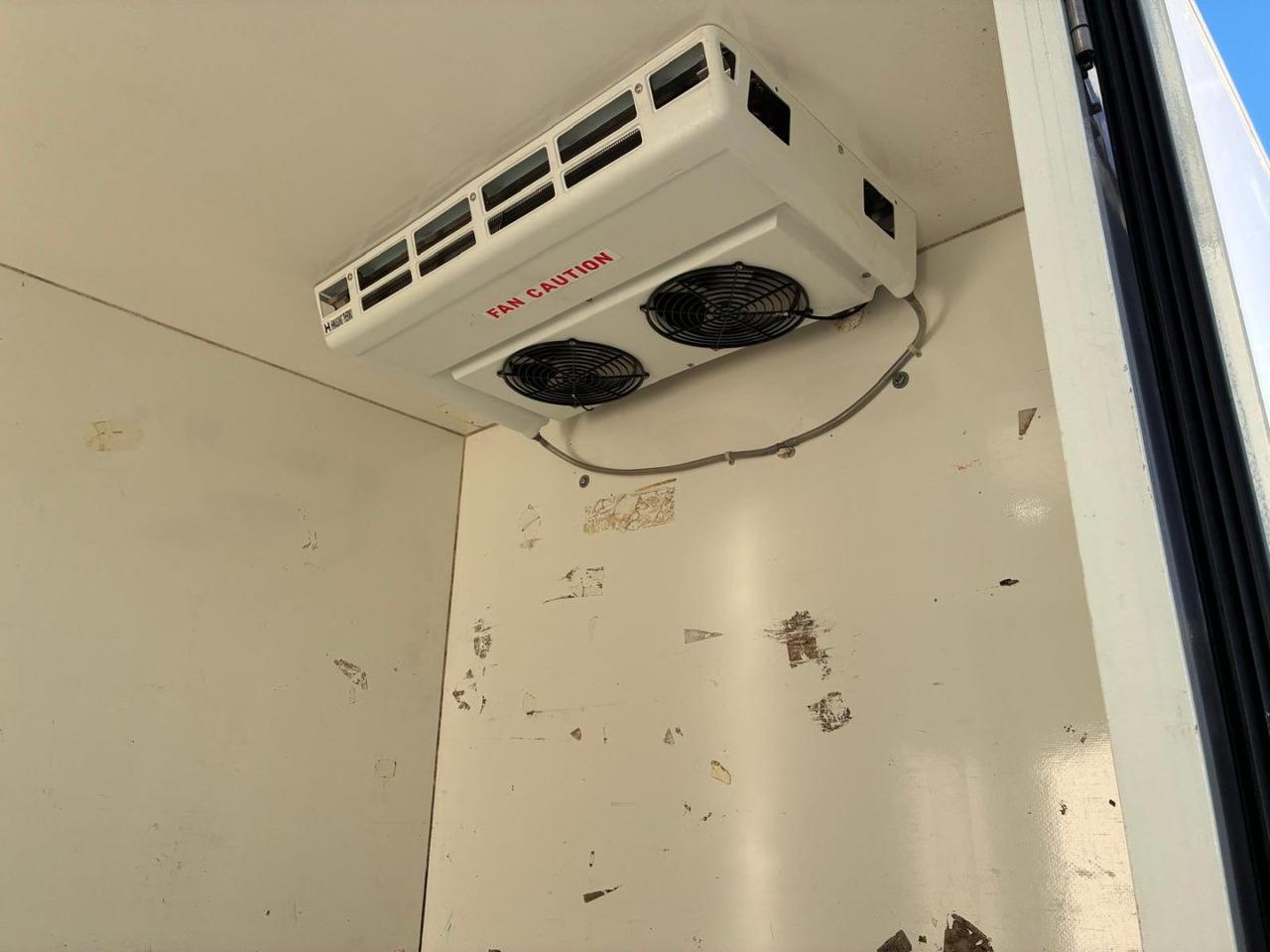 Frigorífico IVECO 35C16 3.0 FRIGORIFICA - شاحنة مُبرّدة للتوصيل: صورة 5 Frigorífico IVECO 35C16 3.0 FRIGORIFICA - شاحنة مُبرّدة للتوصيل: صورة 5