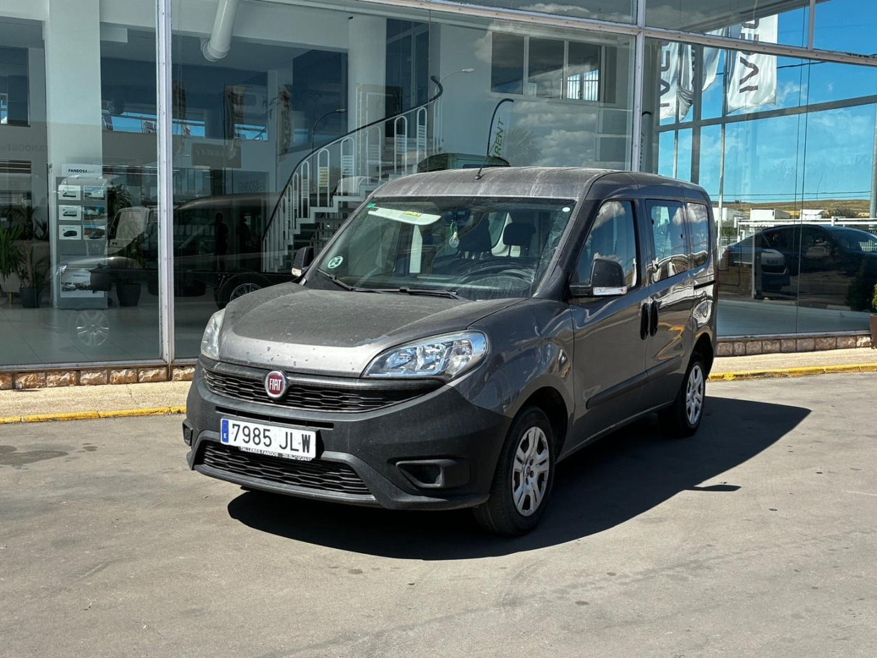 Furgón Fiat Dobló 5 plazas - فان: صورة 1 Furgón Fiat Dobló 5 plazas - فان: صورة 1