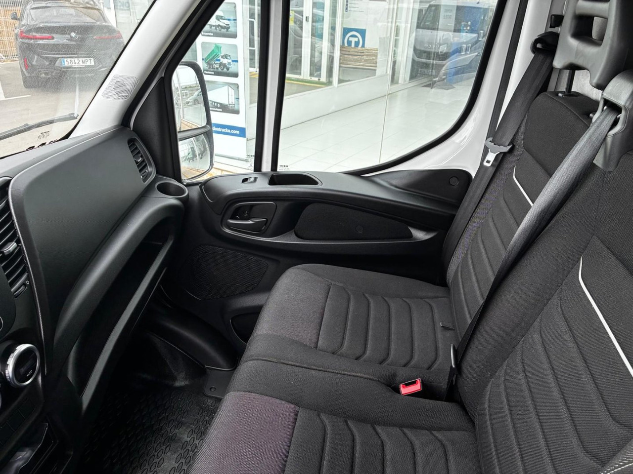 Furgón IVECO 35S14 12m3 - فان: صورة 5 Furgón IVECO 35S14 12m3 - فان: صورة 5