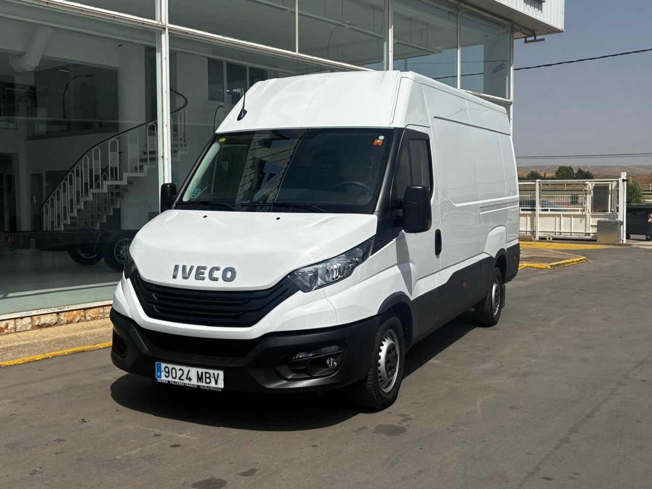 Furgón IVECO 35S14 V 12m3 - فان: صورة 1 Furgón IVECO 35S14 V 12m3 - فان: صورة 1