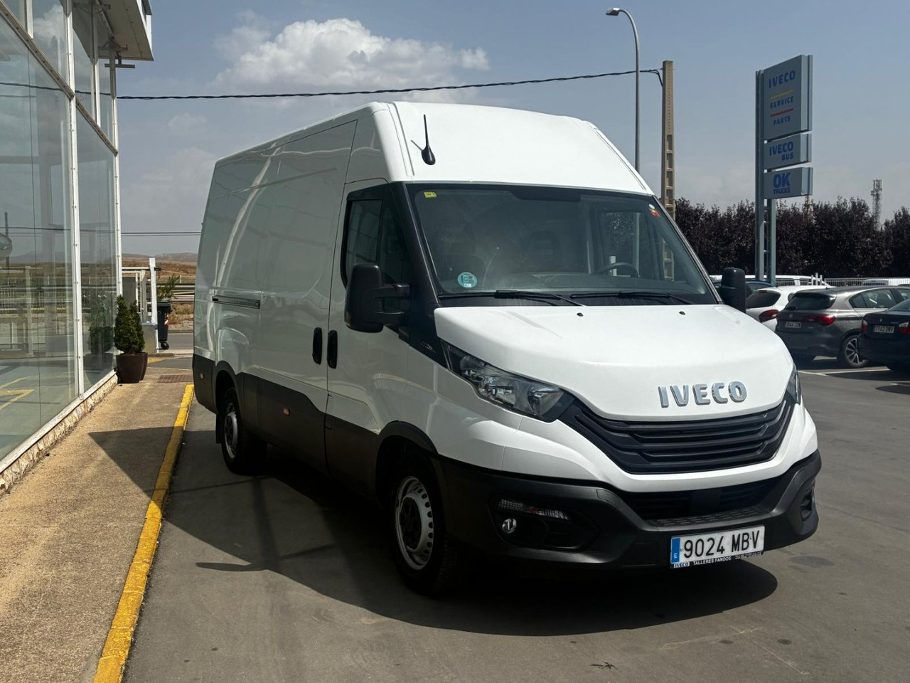 Furgón IVECO 35S14 V 12m3 - فان: صورة 3 Furgón IVECO 35S14 V 12m3 - فان: صورة 3