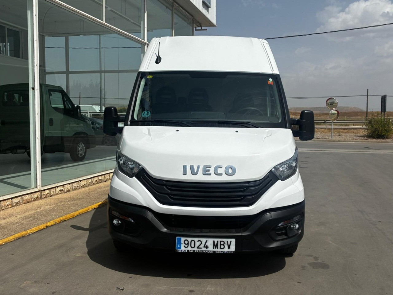 Furgón IVECO 35S14 V 12m3 - فان: صورة 2 Furgón IVECO 35S14 V 12m3 - فان: صورة 2