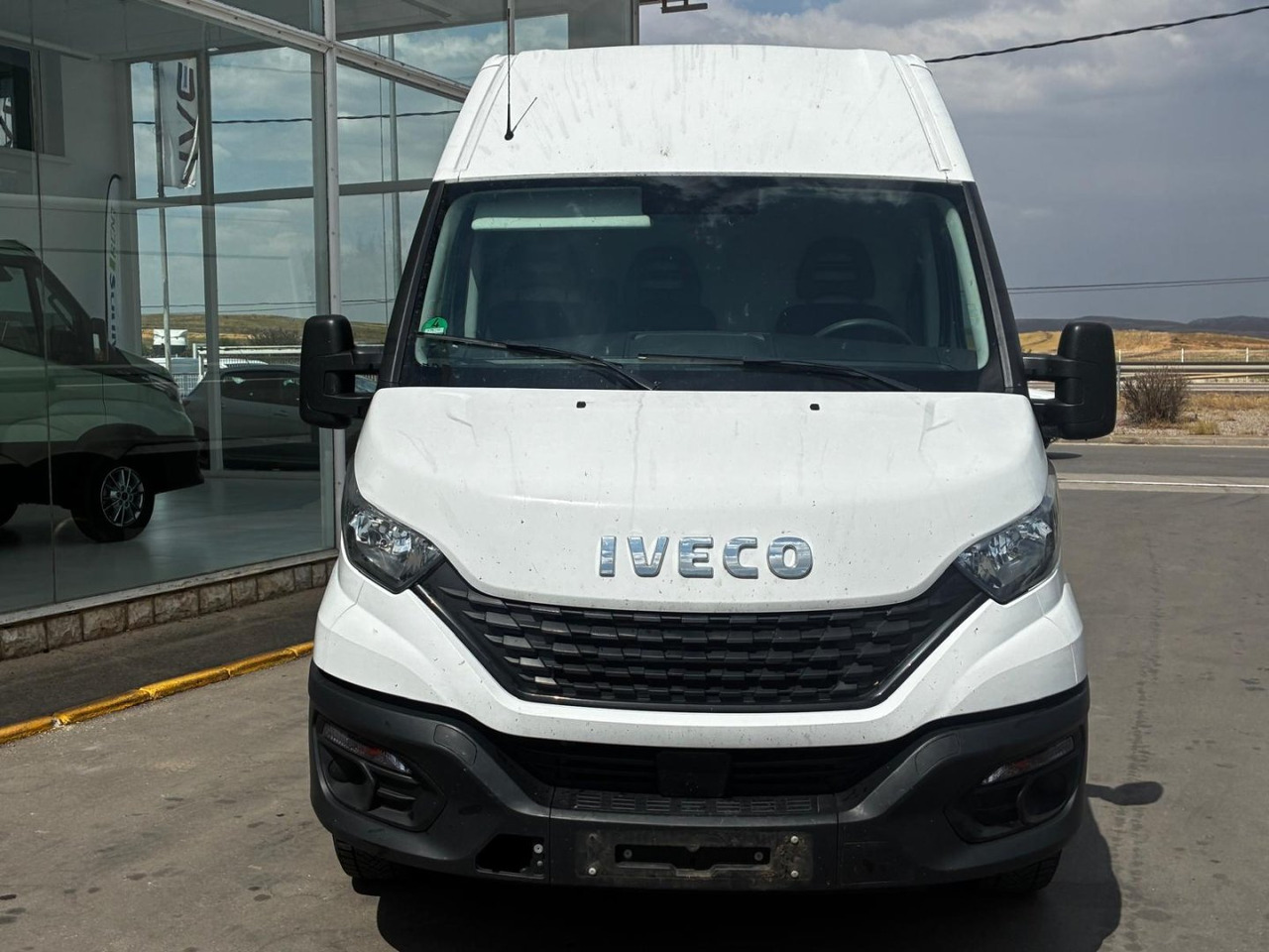 Furgón IVECO 35S14 V 16m3 - فان: صورة 2 Furgón IVECO 35S14 V 16m3 - فان: صورة 2