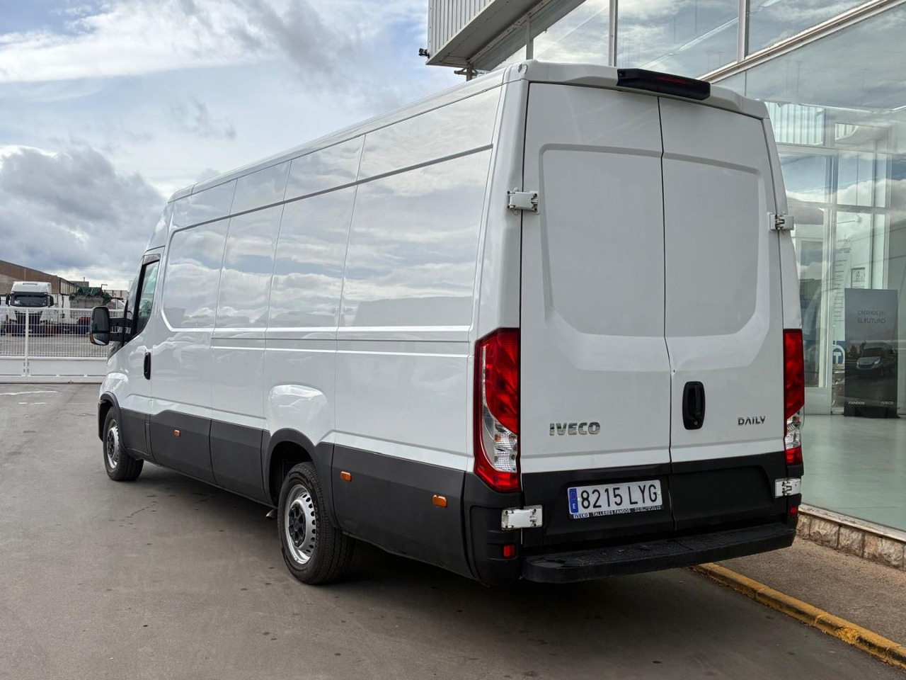 Furgón IVECO 35S16 V 16m3 - فان: صورة 4 Furgón IVECO 35S16 V 16m3 - فان: صورة 4