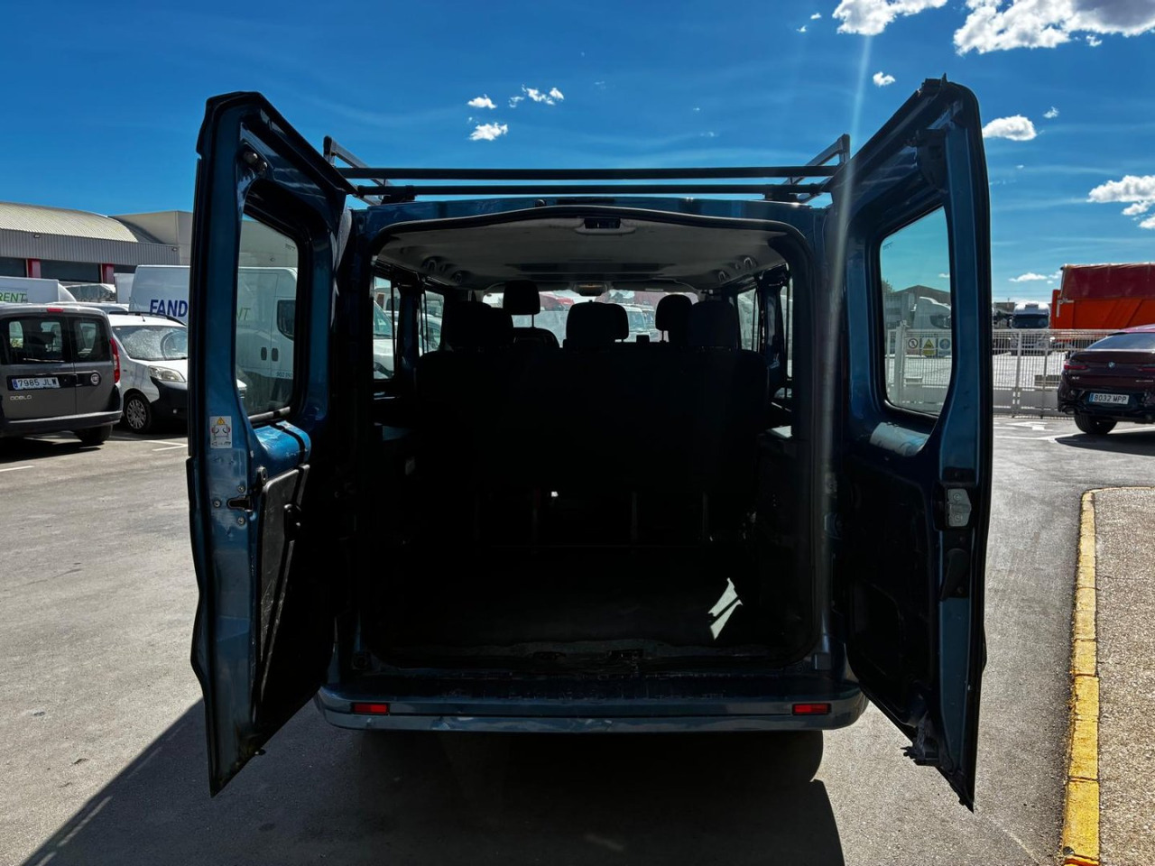 Furgón Opel Vivaro 9 Plazas - فان: صورة 5 Furgón Opel Vivaro 9 Plazas - فان: صورة 5