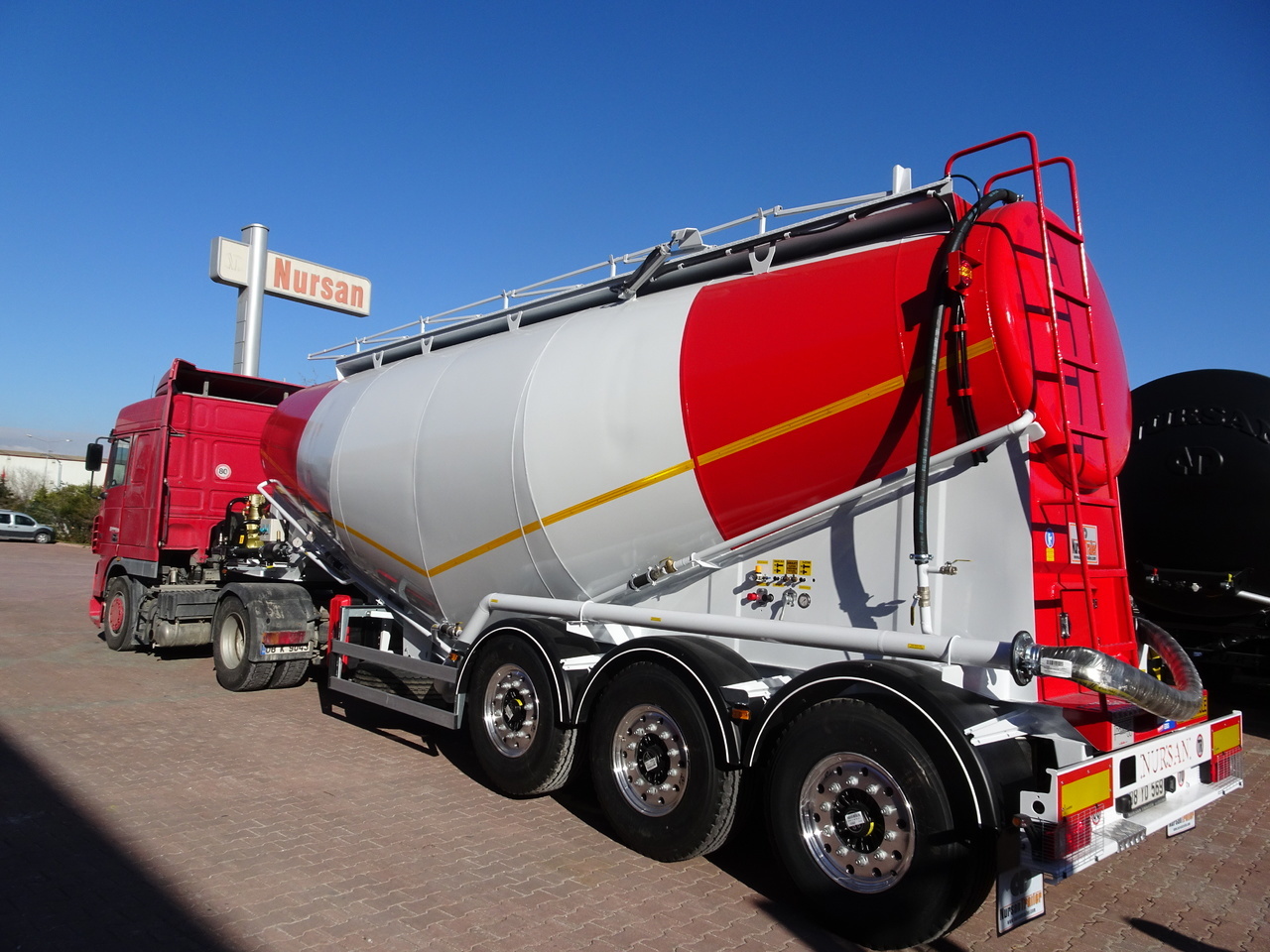 NURSAN Cement Bulker - نصف مقطورة صهريج: صورة 1 NURSAN Cement Bulker - نصف مقطورة صهريج: صورة 1