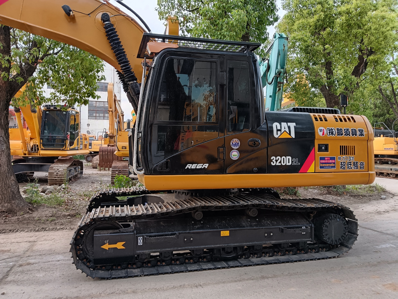 CATERPILLAR 320D 2 L CAT 320 GC - حفار زحاف: صورة 1 CATERPILLAR 320D 2 L CAT 320 GC - حفار زحاف: صورة 1