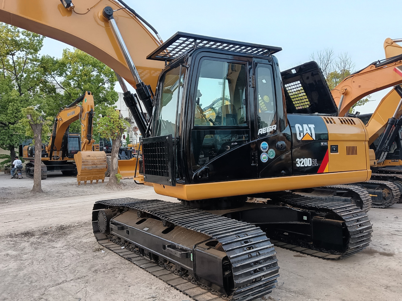 CATERPILLAR 320D CAT 320D2L - حفار زحاف: صورة 4 CATERPILLAR 320D CAT 320D2L - حفار زحاف: صورة 4