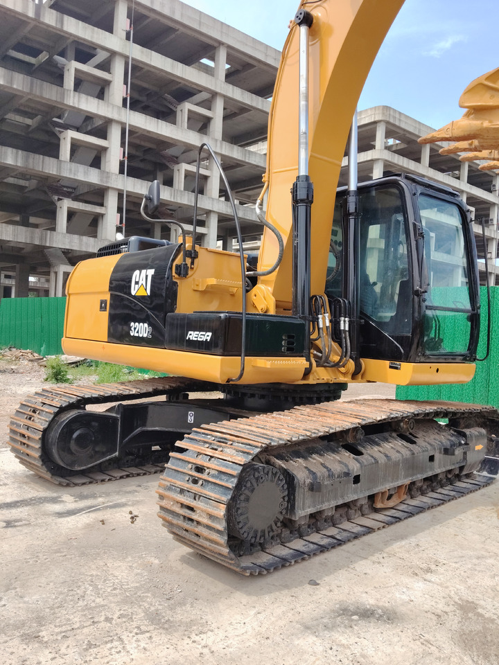 CATERPILLAR 320D2L with C7.1 ENGINE CAT 320D2 L 320 D 2 L C 7.1 ENGINE - حفار زحاف: صورة 2 CATERPILLAR 320D2L with C7.1 ENGINE CAT 320D2 L 320 D 2 L C 7.1 ENGINE - حفار زحاف: صورة 2