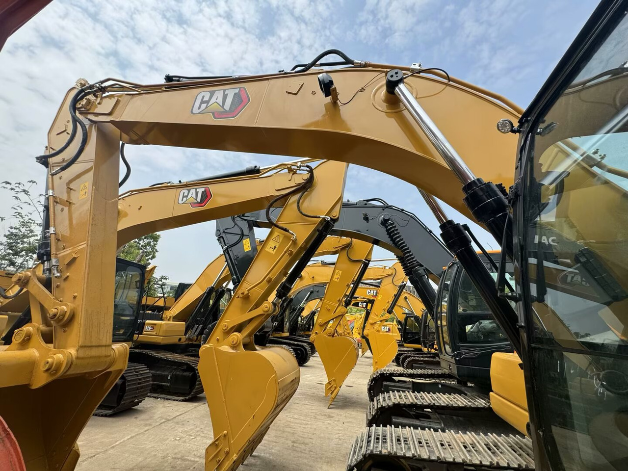 CATERPILLAR 323GC CAT 323 GC 330GC - حفار زحاف: صورة 4 CATERPILLAR 323GC CAT 323 GC 330GC - حفار زحاف: صورة 4