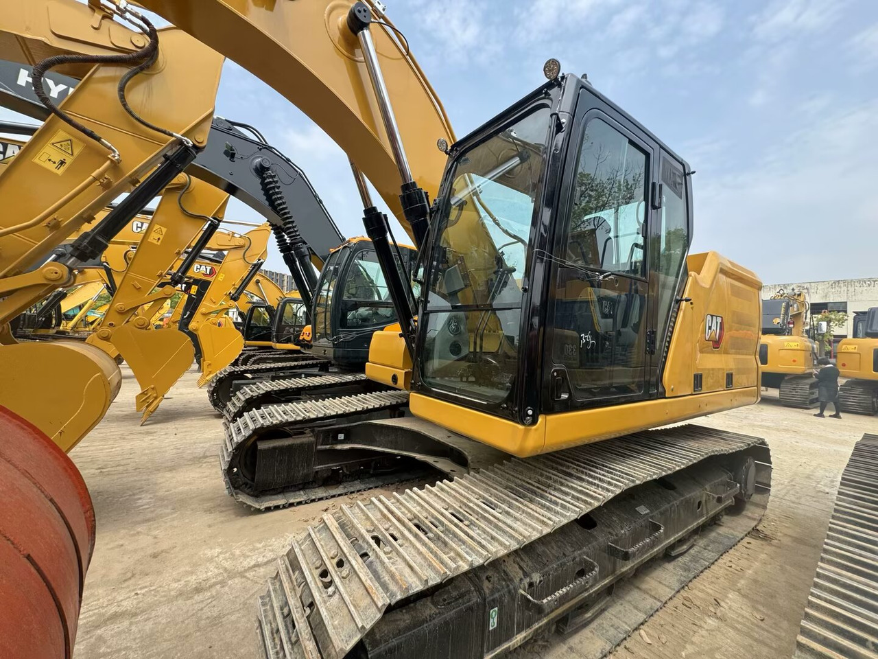 CATERPILLAR 323GC CAT 323 GC 330GC - حفار زحاف: صورة 1 CATERPILLAR 323GC CAT 323 GC 330GC - حفار زحاف: صورة 1