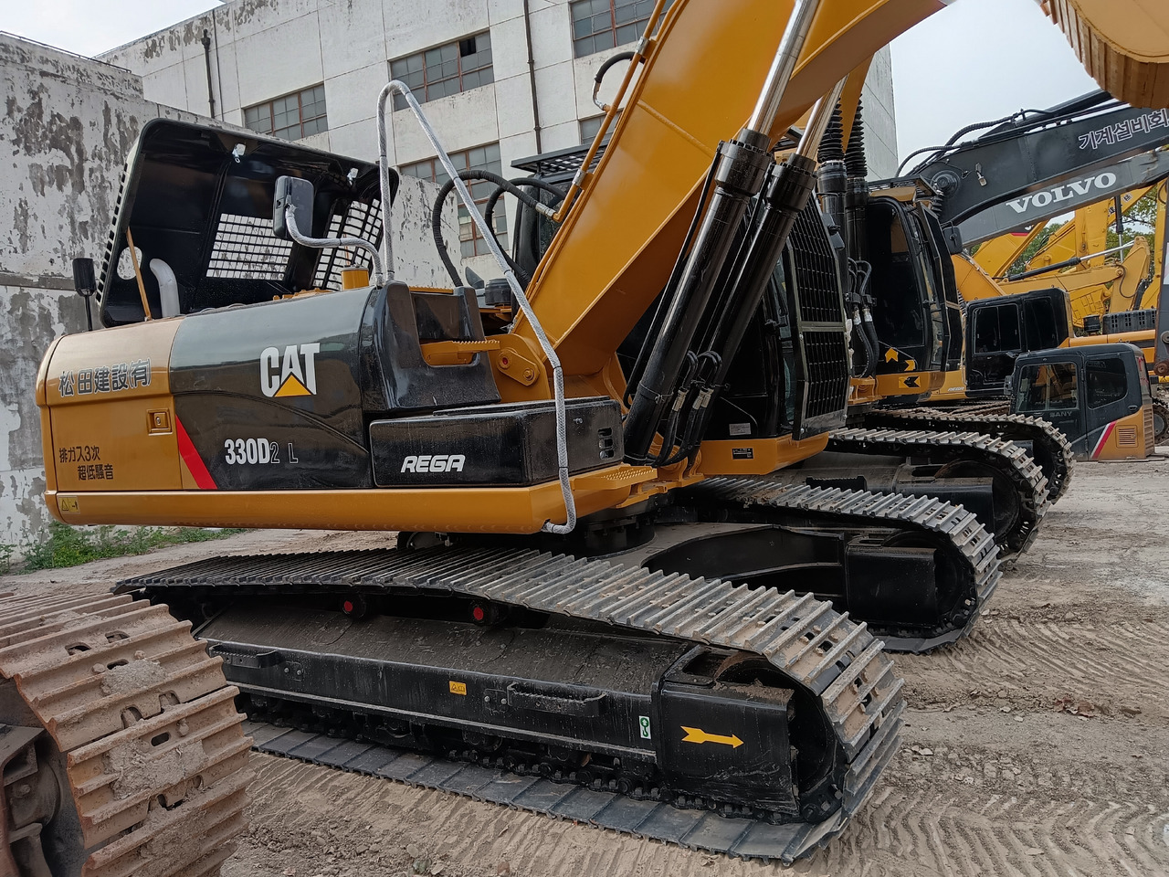 CATERPILLAR 330 D2L CAT330D2L - حفار زحاف: صورة 2 CATERPILLAR 330 D2L CAT330D2L - حفار زحاف: صورة 2