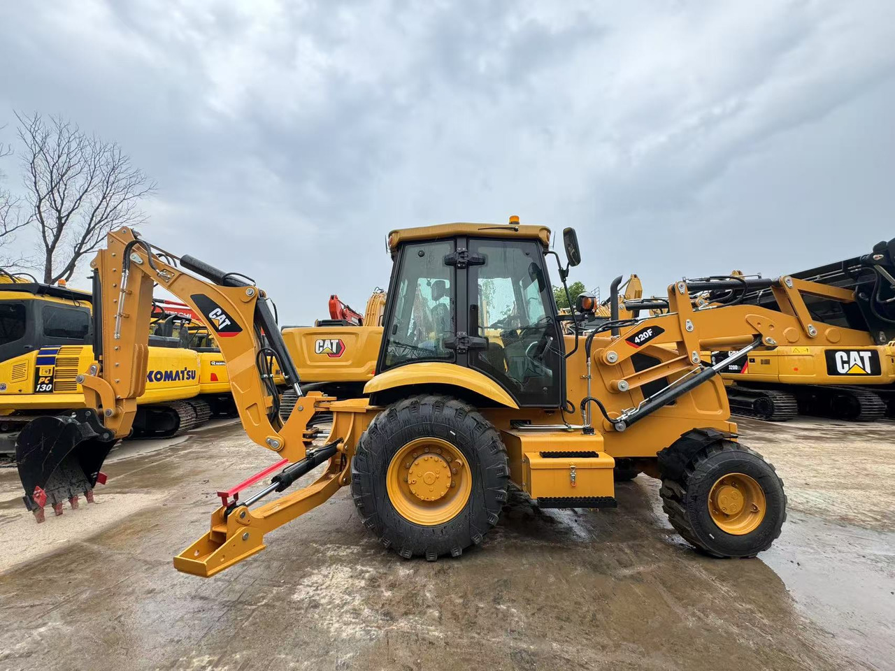 CATERPILLAR 420F CAT - جرافة حفار: صورة 1 CATERPILLAR 420F CAT - جرافة حفار: صورة 1