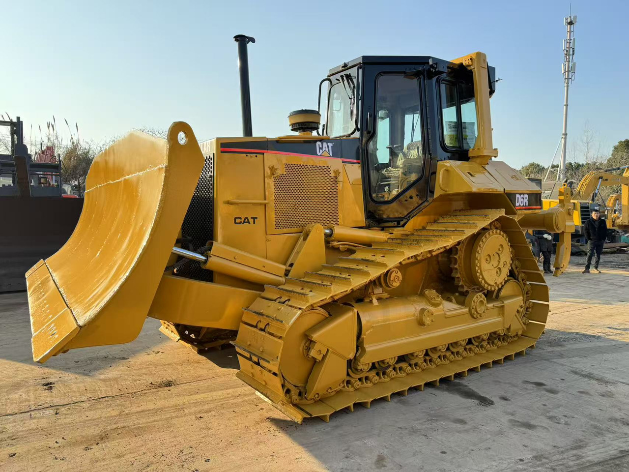 CATERPILLAR D6R - جرافة: صورة 1 CATERPILLAR D6R - جرافة: صورة 1